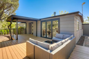 Bright and Airy Sedona Home with Mountain Views!